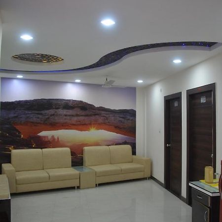 Hotel Krishna Galaxy Kanpur Exterior photo