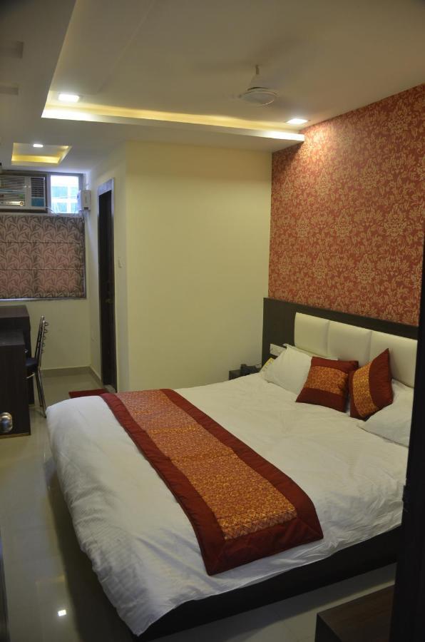 Hotel Krishna Galaxy Kanpur Exterior photo