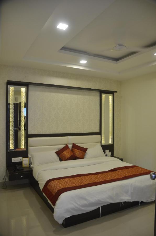 Hotel Krishna Galaxy Kanpur Exterior photo