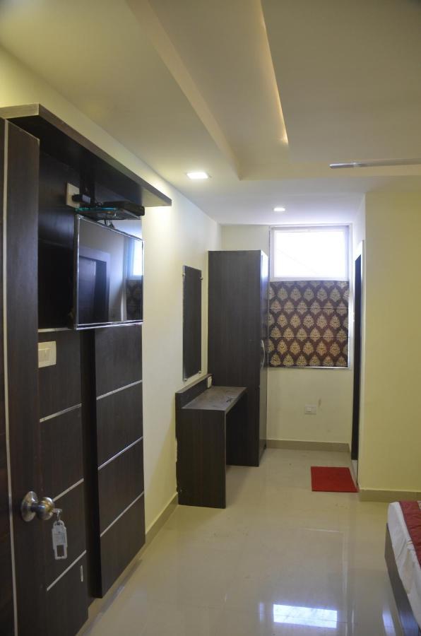 Hotel Krishna Galaxy Kanpur Exterior photo
